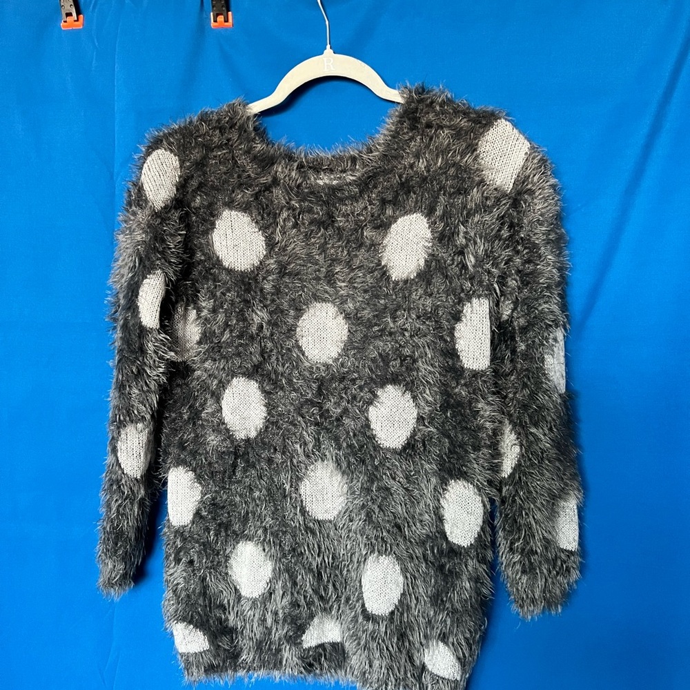 Pokadot furry sweater